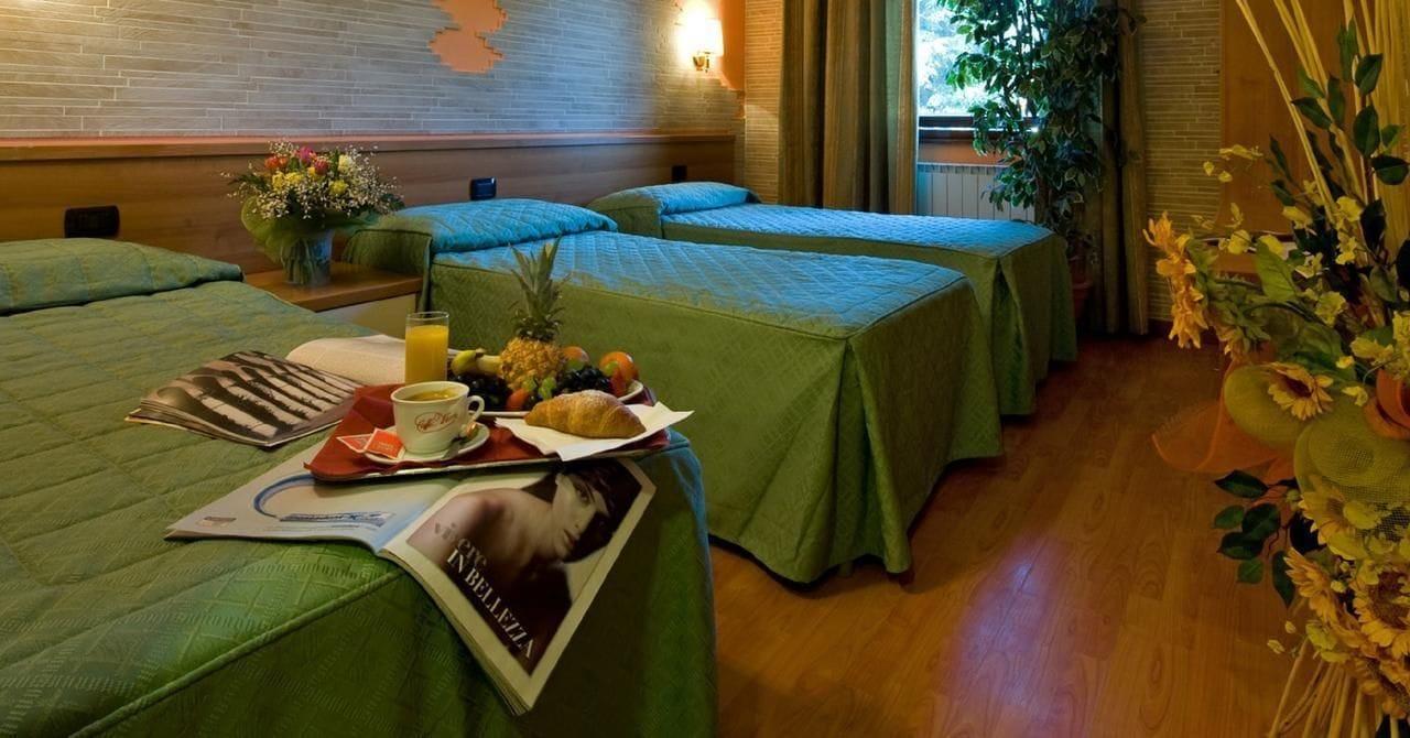 Hotel Ristorante Tre Leoni Somma Lombardo Exteriér fotografie