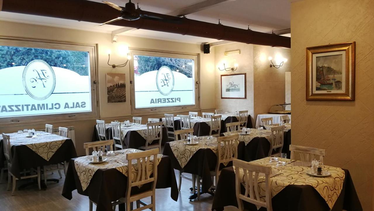 Hotel Ristorante Tre Leoni Somma Lombardo Exteriér fotografie