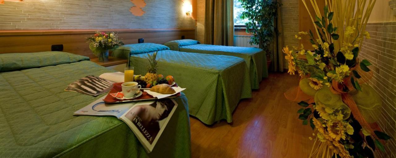 Hotel Ristorante Tre Leoni Somma Lombardo Exteriér fotografie